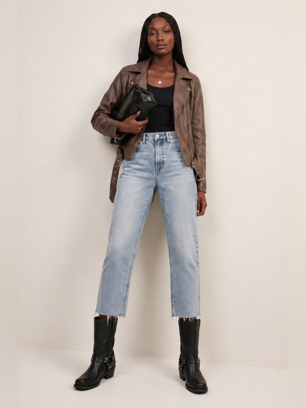 Frye Light Wash Straight Leg Jeans | Raw Hem Cropped | Size 8 / 28 🤍